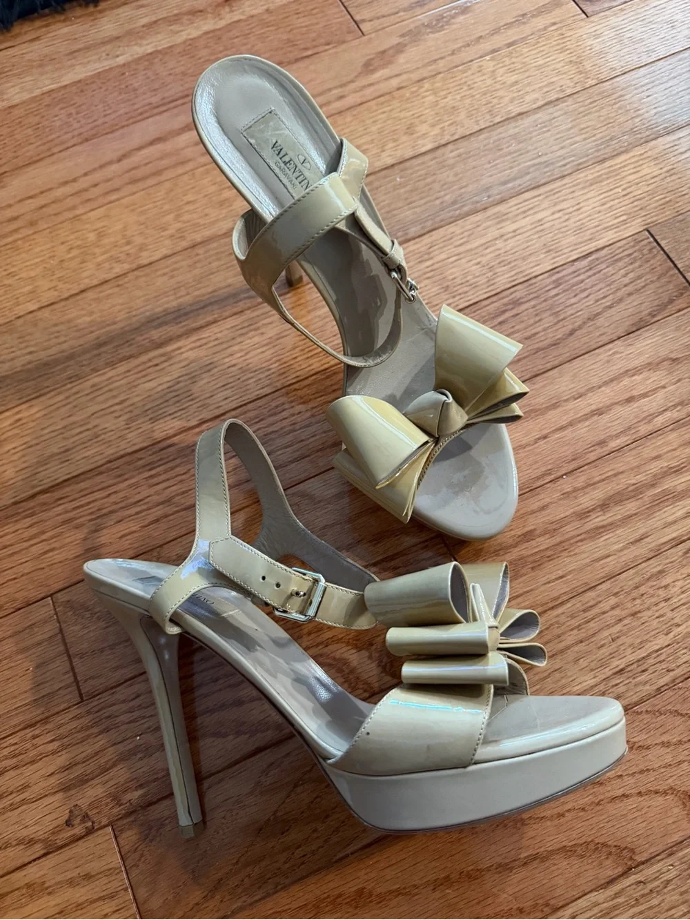 Valentino Cream Patent Leather Bow Platform Sandals with Ankle Strap
